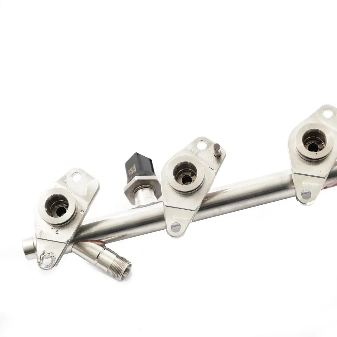 M264 Petrol Fuel Injector Injection Rail Line A2640701000 to Mercedes W205 with Part number A2640701900 Mercedes W205 M264 Petrol Fuel Injector Injection Rail Line A2640701000 - SKU A2640701900 - Part number A2640701900