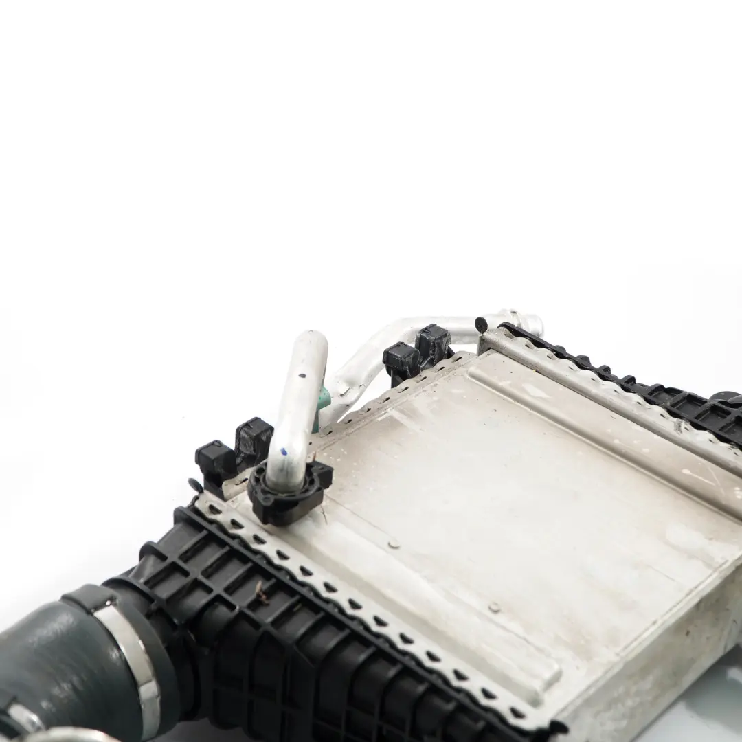 M264 Chłodnica Intercooler do Mercedes W205 W213 C238 o numerze A2640905300 Mercedes W205 W213 C238 M264 Chłodnica Intercooler - SKU A2640905300 - Numer Części A2640905300