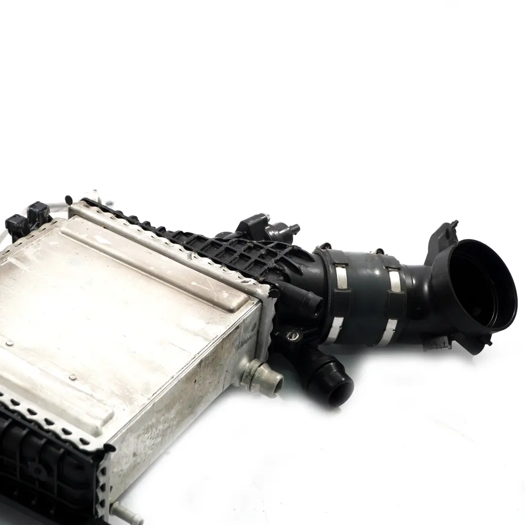 M264 Radiador enfriador carga aire para Intercooler Mercedes W205 W213 con número de pieza A2640905300 Intercooler Mercedes W205 W213 M264 Radiador enfriador carga aire - SKU A2640905300 - Número de pieza A2640905300