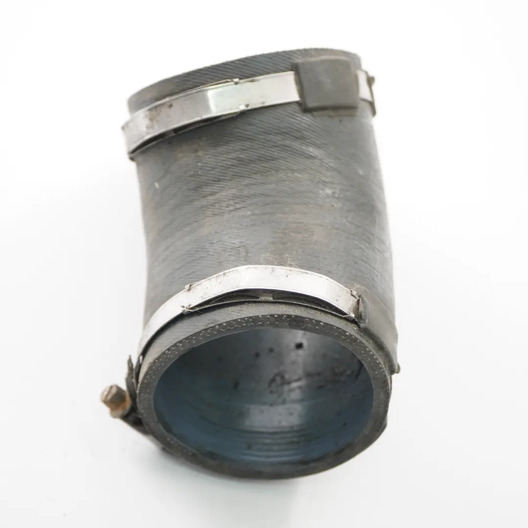 M264 Przewód Wąż Powietrza Intercoolera do Mercedes W205 W213 o numerze A2640981300 Mercedes W205 W213 M264 Przewód Wąż Powietrza Intercoolera - SKU A2640981300 - Numer Części A2640981300