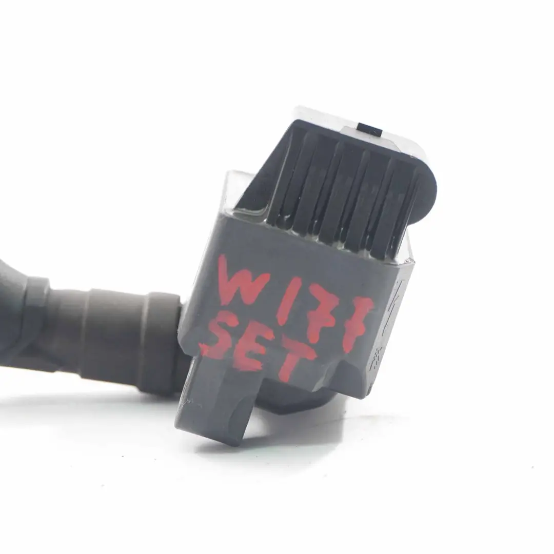 Bobina de encendido Mercedes W177 M260 Gasolina Conector de cable para con número de pieza A2641591400 Bobina de encendido Mercedes W177 M260 Gasolina Conector de cable - SKU A2641591400 - Número de pieza A2641591400