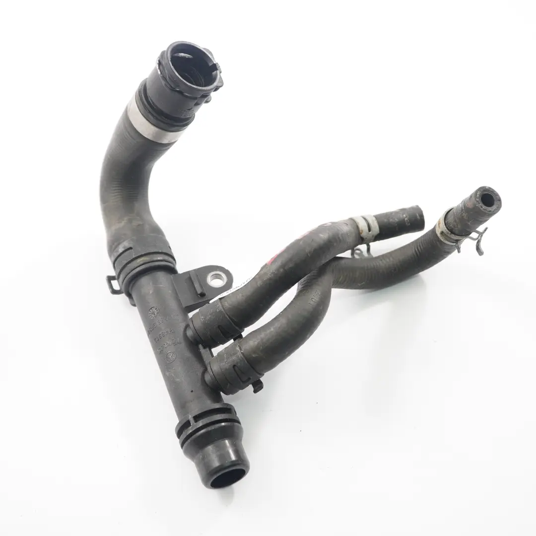 Wasser-Kühlmittel-Leitung Kühler Kühlung Benzin für Mercedes W205 mit Teilenummer A2642007800 Mercedes W205 Wasser-Kühlmittel-Leitung Kühler Kühlung Benzin - SKU A2642007800 - Teilenummer A2642007800