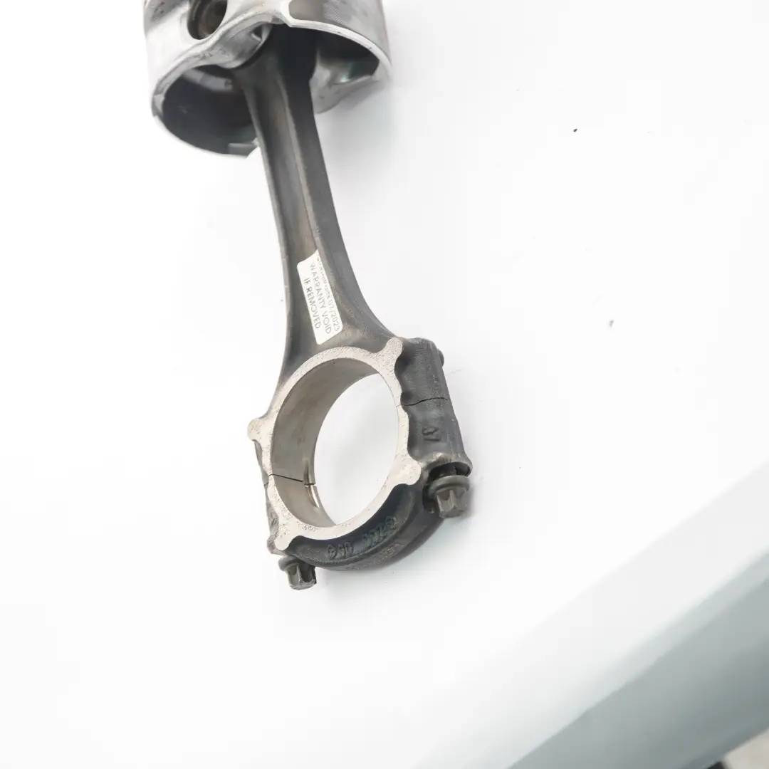 M266.940 Engine Connecting Rod Piston Conrod to Mercedes W169 W245 Petrol with Part number A2660300520 Mercedes W169 W245 Petrol M266.940 Engine Connecting Rod Piston Conrod - SKU A2660300520 - Part number A2660300520
