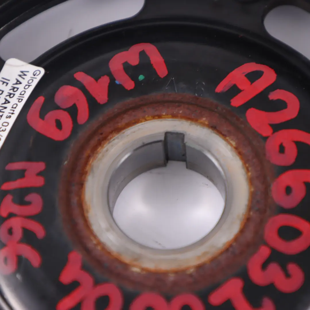 Puleggia Mercedes W169 W245 M266 Puleggia albero motore Trasmissione a cinghia per con numero di parte A2660320004 Puleggia Mercedes W169 W245 M266 Puleggia albero motore Trasmissione a cinghia - SKU A2660320004 - Numero di parte A2660320004