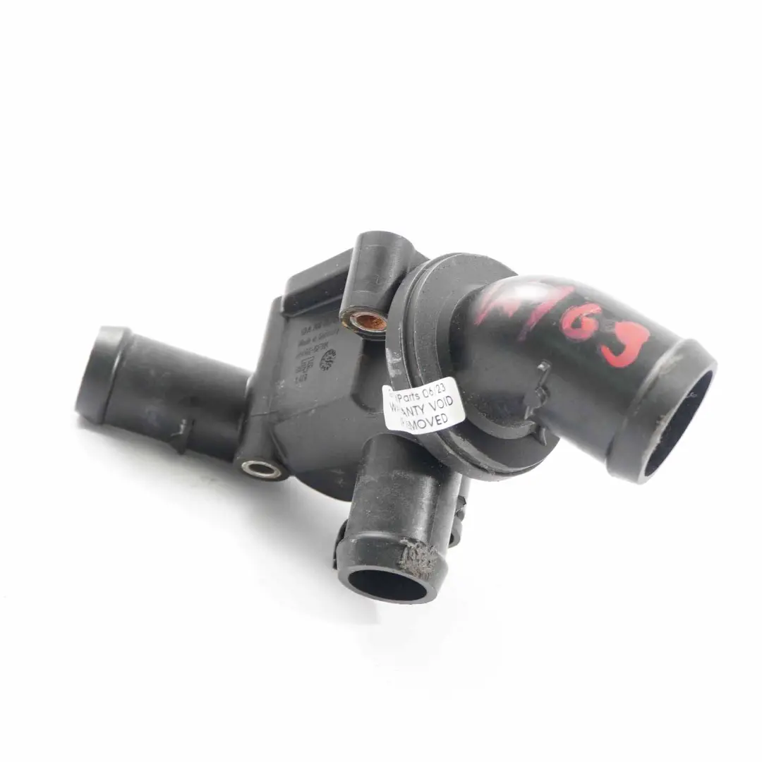 M266 Alloggiamento termostato refrigerante Unità A2662030575 per Mercedes W169 W245 con numero di parte A2662030775 Mercedes W169 W245 M266 Alloggiamento termostato refrigerante Unità A2662030575 - SKU A2662030775 - Numero di parte A2662030775