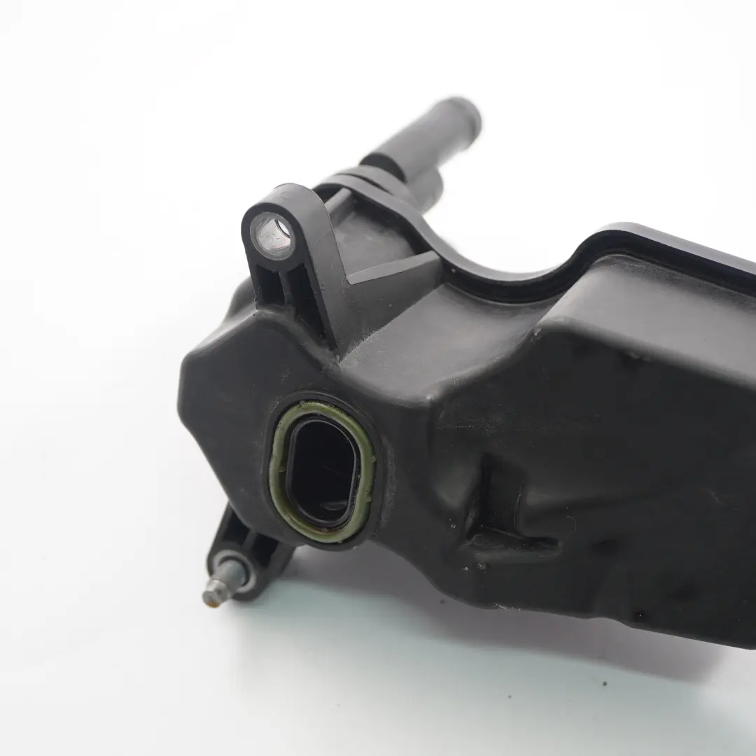 Mercedes C117 W176 W246 M270 Séparateur d'huile moteur - SKU A2700104303 - Numéro de pièce A2700104303