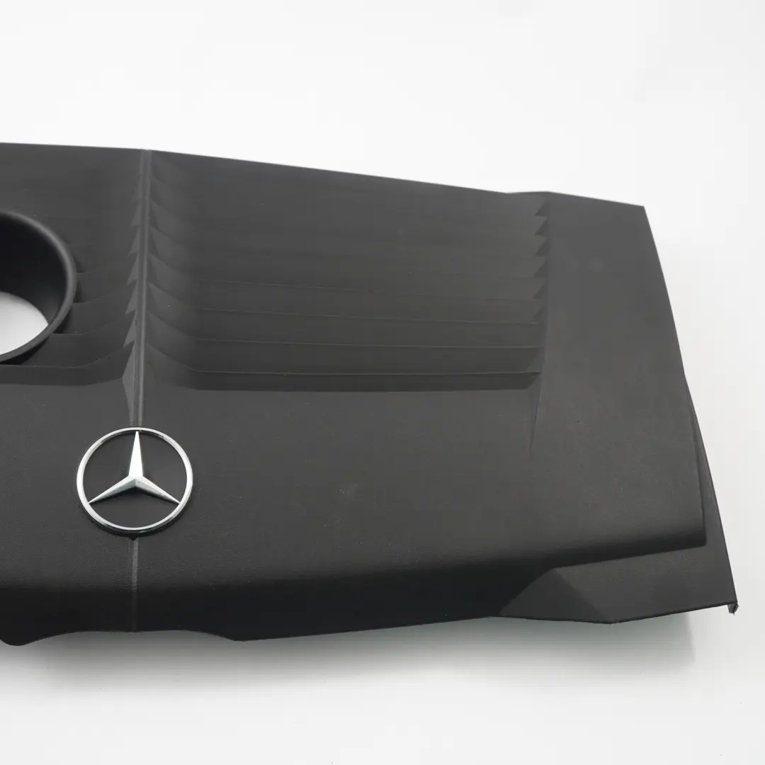 Tapa del motor Mercedes C117 W176 W246 M270 Panel superior acústico para con número de pieza A2700108203 Tapa del motor Mercedes C117 W176 W246 M270 Panel superior acústico - SKU A2700108203 - Número de pieza A2700108203