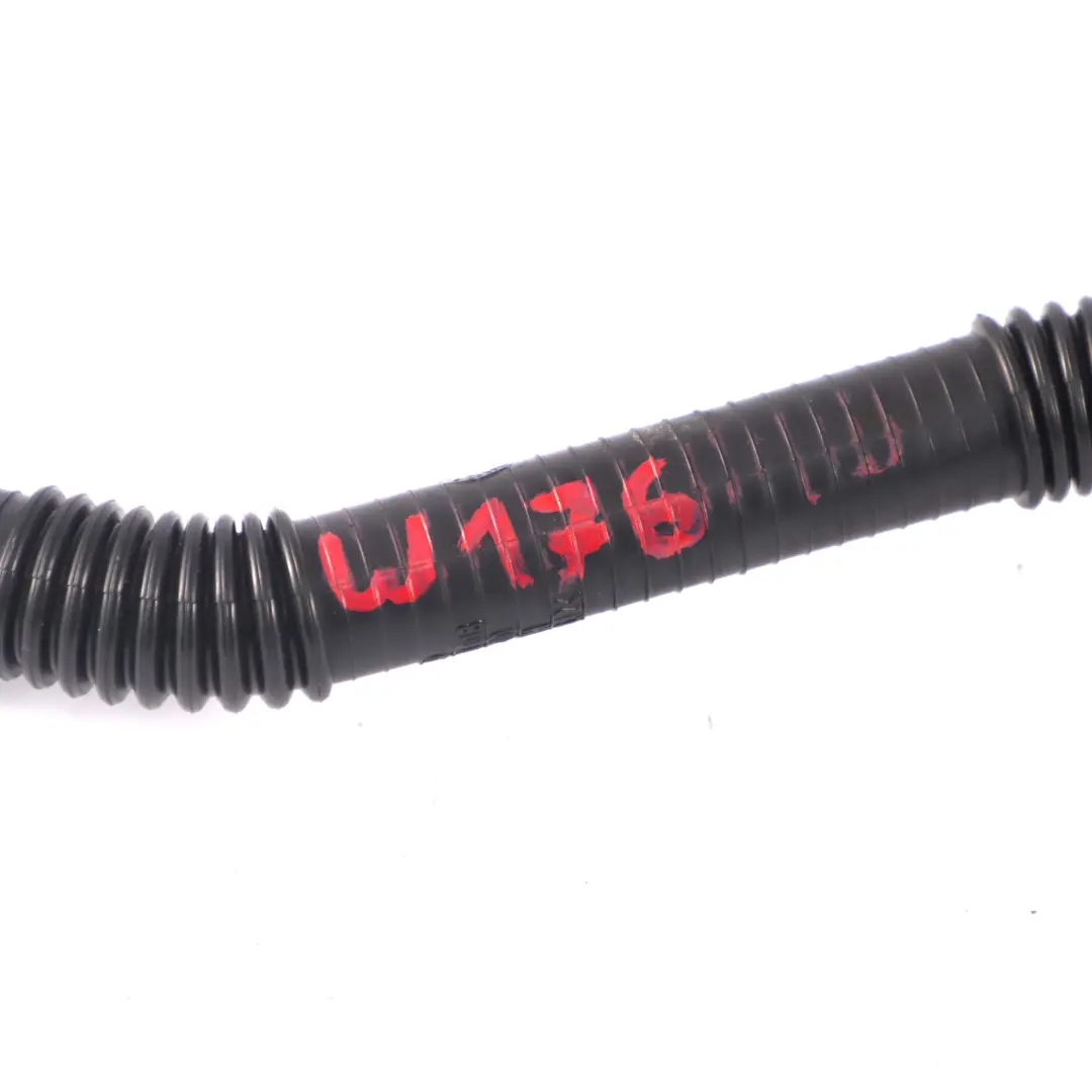 Llenador Aceite Mercedes W246 W242 W176 Gasolina M270 Tapón Tubo Llenado Aceite para con número de pieza A2700180900 Llenador Aceite Mercedes W246 W242 W176 Gasolina M270 Tapón Tubo Llenado Aceite - SKU A2700180900 - Número de pieza A2700180900