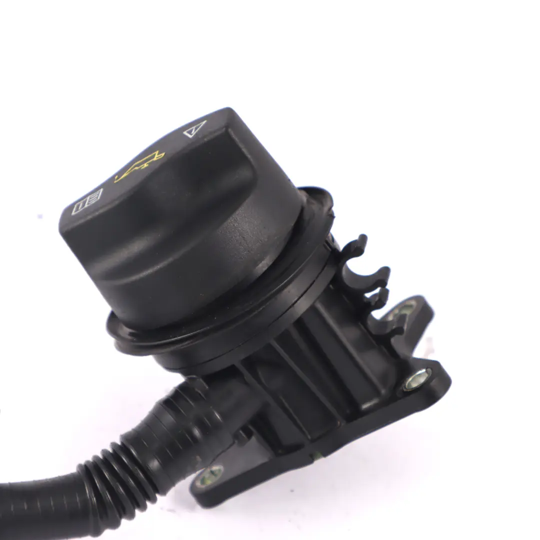  Bouchon De Remplissage D'Huile Mercedes W246 W242 W176 M270 Capuchon De Tuyau - SKU A2700180900 - Numéro de pièce A2700180900