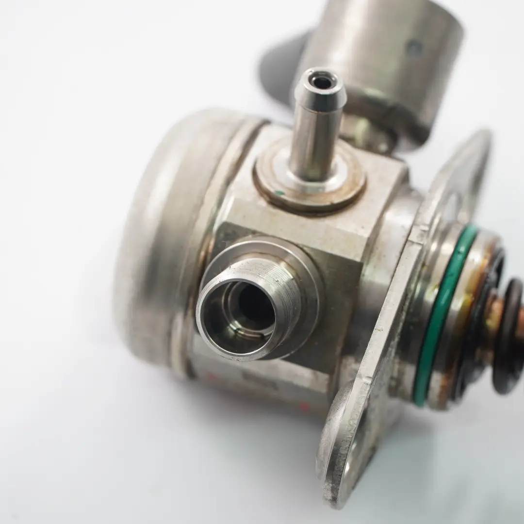 Pompe à carburant Mercedes W176 W246 M270 Injection Haute Pression pour à propos du numéro de pièce A2700700501 Pompe à carburant Mercedes W176 W246 M270 Injection Haute Pression - SKU A2700700501 - Numéro de pièce A2700700501