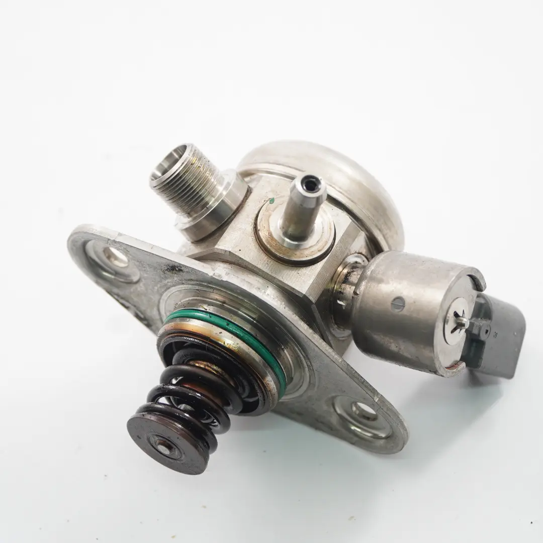 Pump Mercedes W176 W246 M270 Injection High Pressure Pump to Fuel with Part number A2700700501 Fuel Pump Mercedes W176 W246 M270 Injection High Pressure Pump - SKU A2700700501 - Part number A2700700501