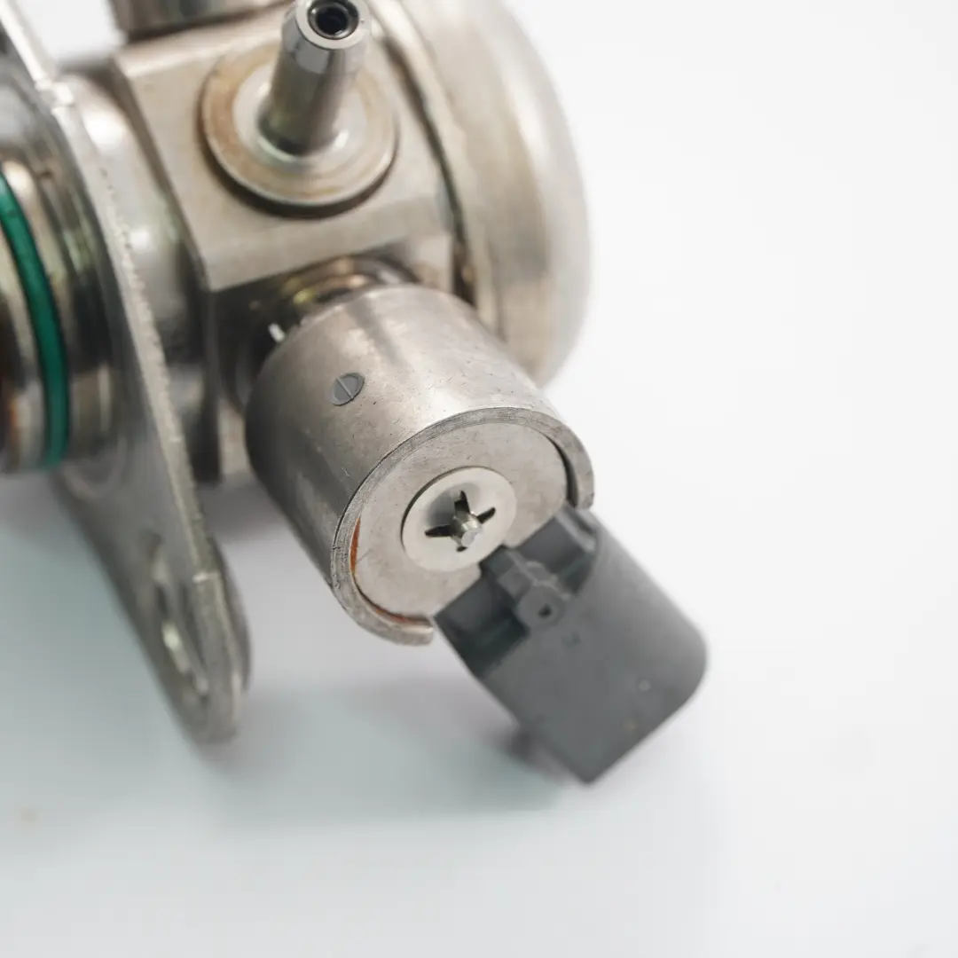 Pompe à carburant Mercedes W176 W246 M270 Injection Haute Pression pour à propos du numéro de pièce A2700700501 Pompe à carburant Mercedes W176 W246 M270 Injection Haute Pression - SKU A2700700501 - Numéro de pièce A2700700501