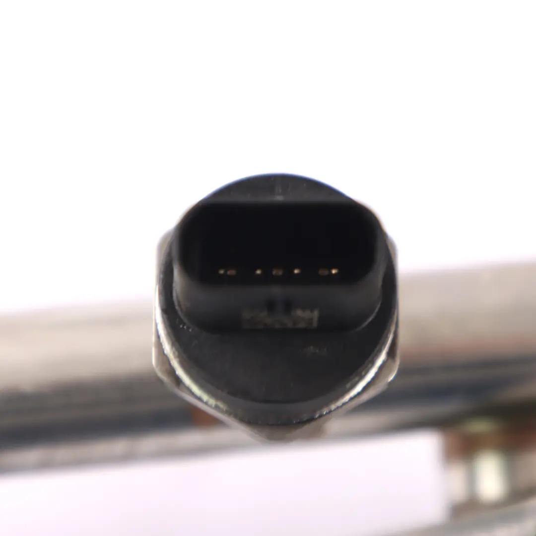 Kraftstoffeinspritz leiste Mercedes W176 Benzin einspritzdüsen Satz für mit Teilenummer A2780700687 Kraftstoffeinspritz leiste Mercedes W176 Benzin einspritzdüsen Satz - SKU A2700701595 - Teilenummer A2780700687