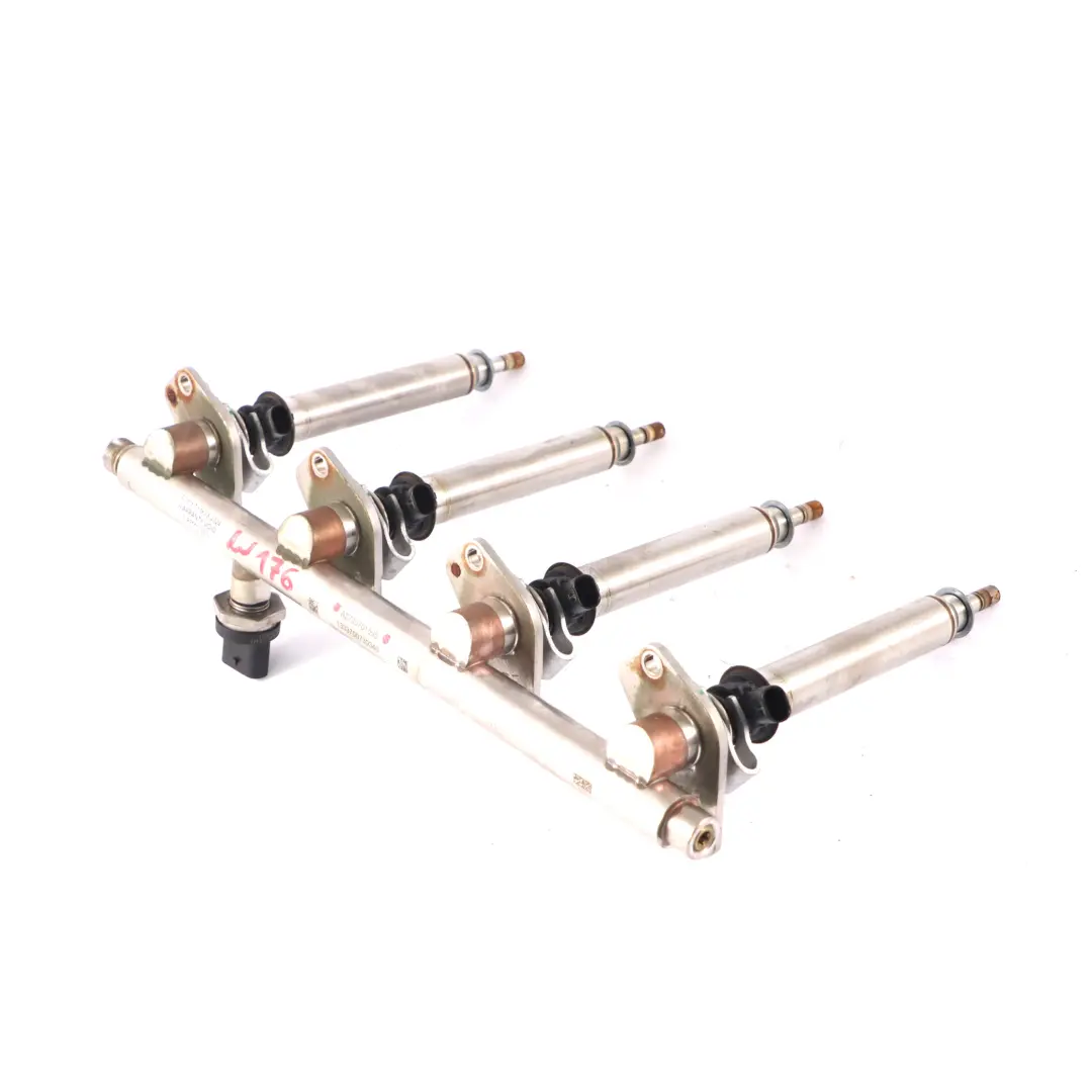 Kraftstoffeinspritz leiste Mercedes W176 Benzin einspritzdüsen Satz für mit Teilenummer A2780700687 Kraftstoffeinspritz leiste Mercedes W176 Benzin einspritzdüsen Satz - SKU A2700701595 - Teilenummer A2780700687