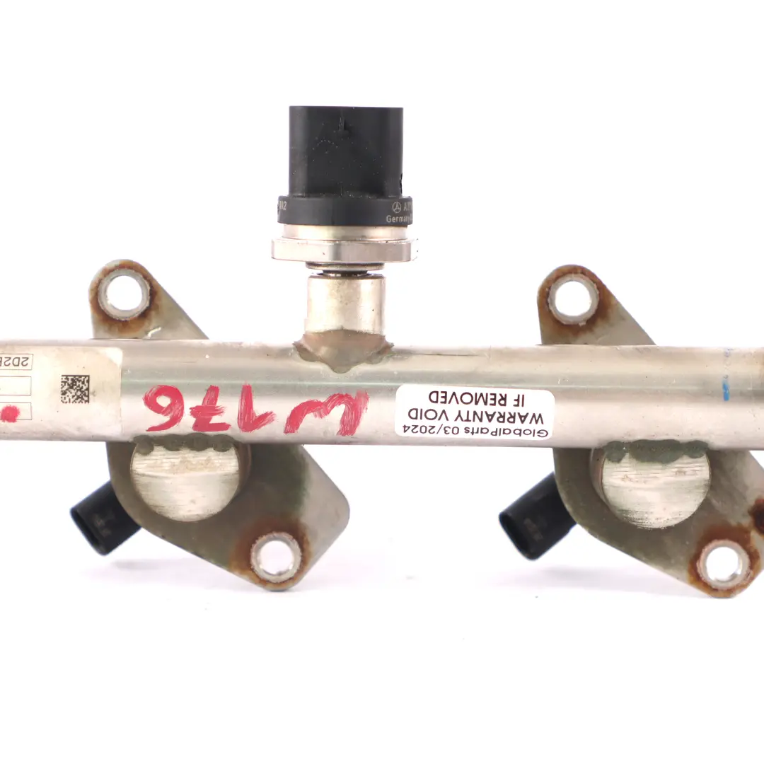 Rail d'injection Mercedes W176 Set d'injecteurs de carburant pour essence pour à propos du numéro de pièce A2780700687 Rail d'injection Mercedes W176 Set d'injecteurs de carburant pour essence - SKU A2700701595 - Numéro de pièce A2780700687
