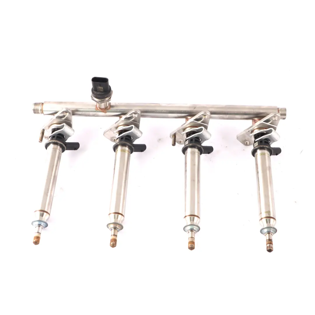 Kraftstoffeinspritz leiste Mercedes W176 Benzin einspritzdüsen Satz für mit Teilenummer A2780700687 Kraftstoffeinspritz leiste Mercedes W176 Benzin einspritzdüsen Satz - SKU A2700701595 - Teilenummer A2780700687