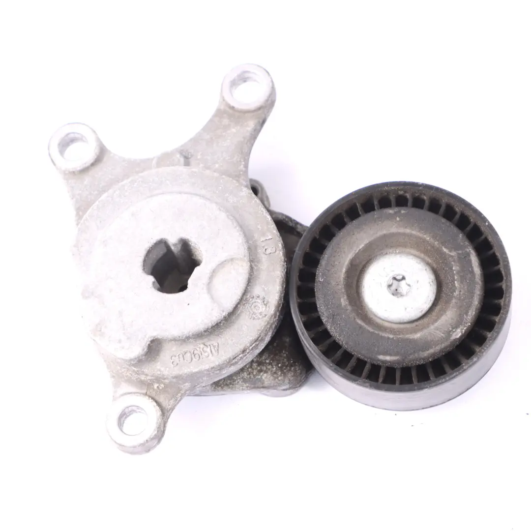 Benzin OM260 Hilfs Miemen Spannr Rolle für Mercedes W176 mit Teilenummer A2702000370 Mercedes W176 Benzin OM260 Hilfs Miemen Spannr Rolle - SKU A2702000370 - Teilenummer A2702000370