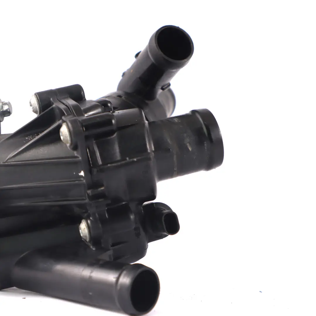 Moteur Essence M270 Thermostat De Refroidissement pour Mercedes W176 à propos du numéro de pièce A2702002200 Mercedes W176 Moteur Essence M270 Thermostat De Refroidissement - SKU A2702002200 - Numéro de pièce A2702002200