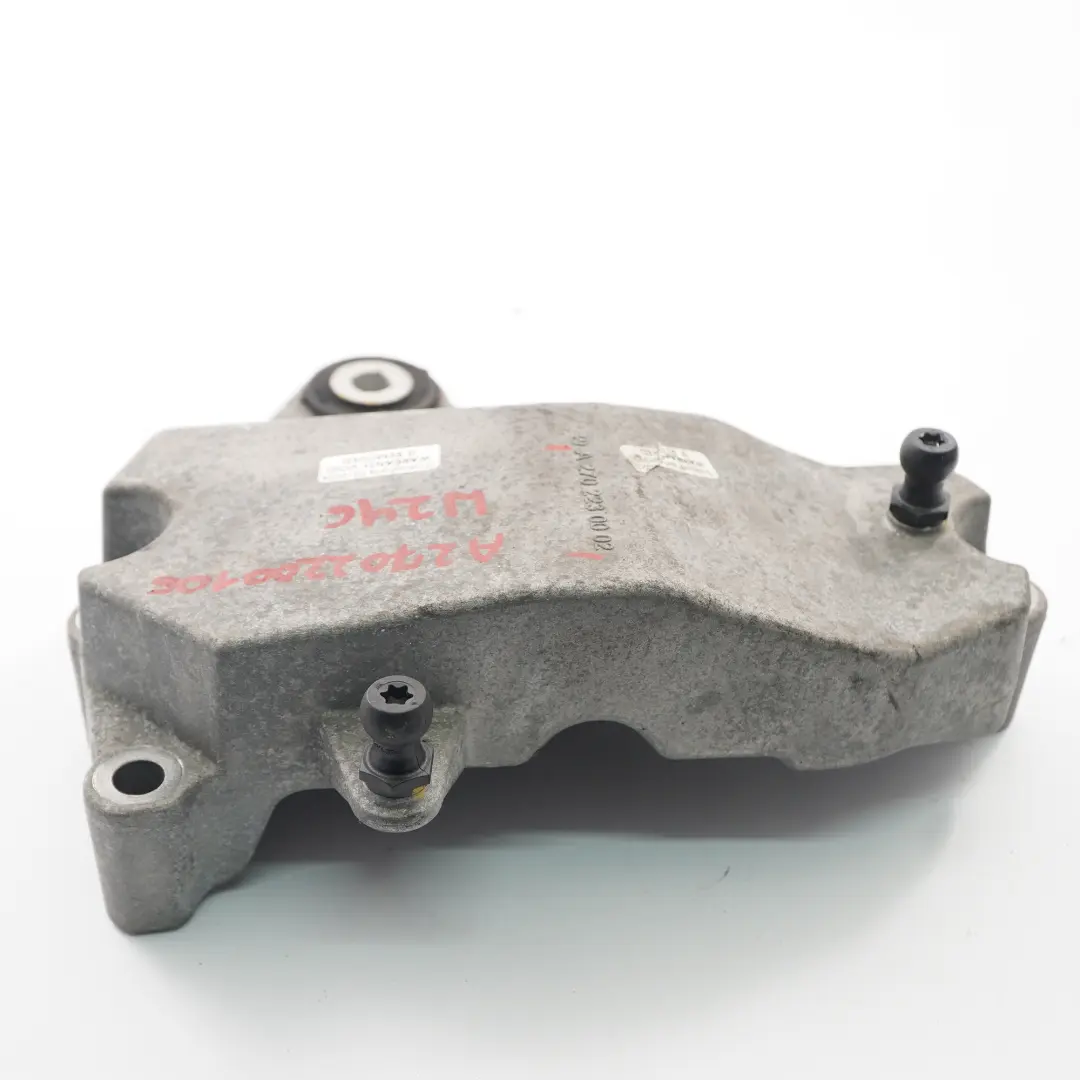 Soporte Motor Mercedes C117 W176 W246 M270 Soporte Derecho A2702230002 para con número de pieza A2702200106 Soporte Motor Mercedes C117 W176 W246 M270 Soporte Derecho A2702230002 - SKU A2702200106 - Número de pieza A2702200106