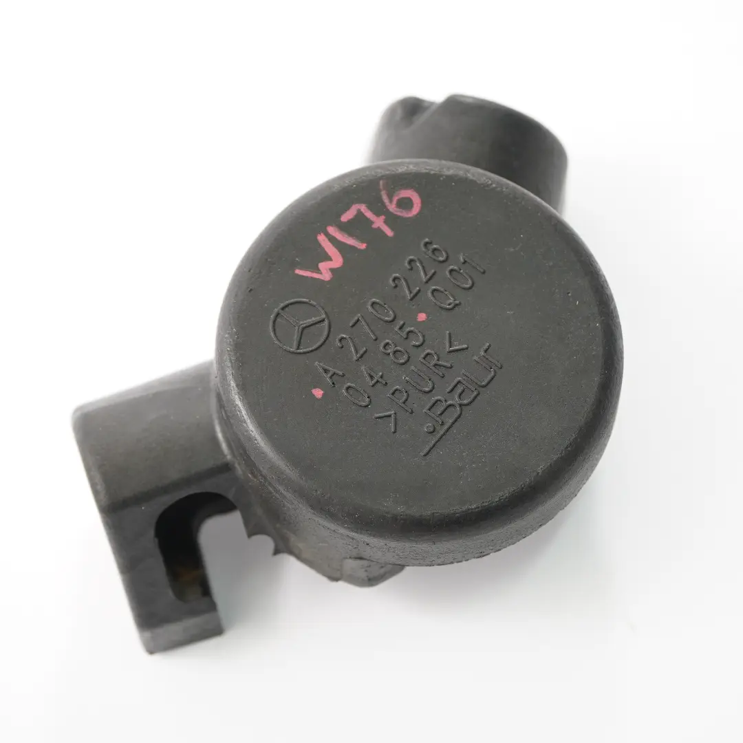 Mercedes W176 W246 M270 Inyección bomba combustible Aislamiento - SKU A2702260485 - Número de pieza A2702260485