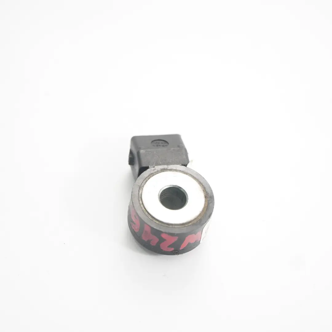 Knock Sensor Derecho Detonación Protección Combustión para Mercedes W246 con número de pieza A2709050900 Mercedes W246 Knock Sensor Derecho Detonación Protección Combustión - SKU A2709050900 - Número de pieza A2709050900