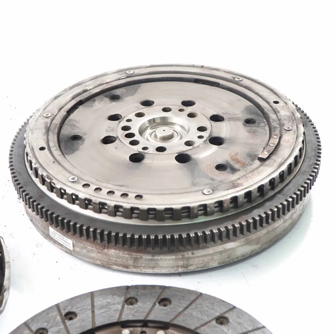 Mercedes W204 M271 Kit d'embrayage double volant moteur - SKU A2710301705 - Numéro de pièce A2710301705