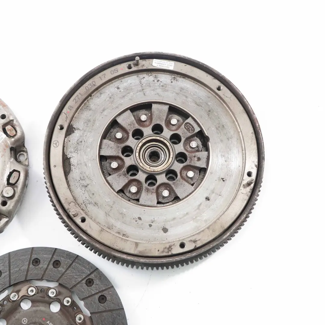 M271 Zwei massen schwungrad Kupplungssatz für Mercedes W204 mit Teilenummer A2710301705 Mercedes W204 M271 Zwei massen schwungrad Kupplungssatz - SKU A2710301705 - Teilenummer A2710301705