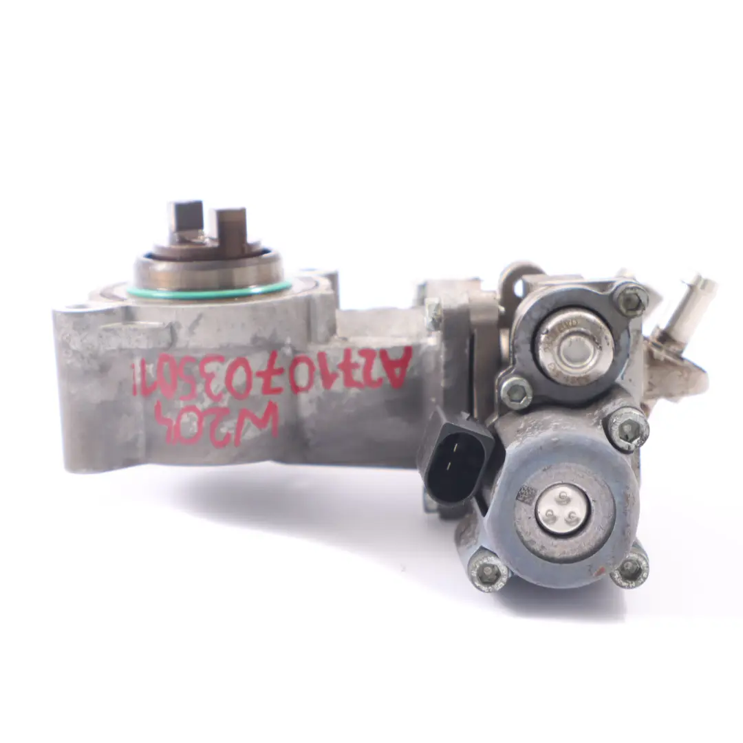 Pompe carburant Mercedes W204 W212 M271 Pompe haute pression pour à propos du numéro de pièce A2710703501 Pompe carburant Mercedes W204 W212 M271 Pompe haute pression - SKU A2710703501 - Numéro de pièce A2710703501