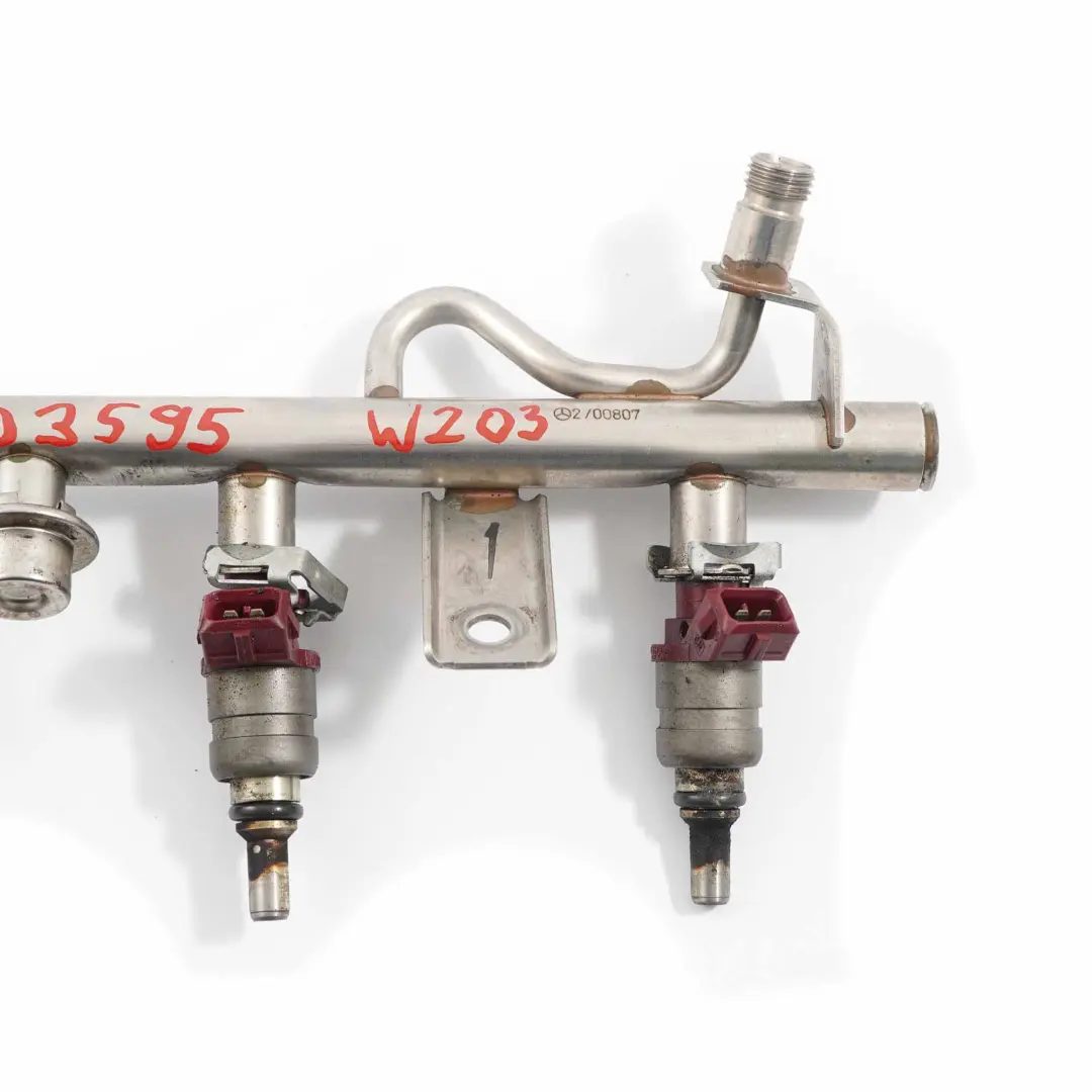 M271 Distributeur de Carburant Injektion pour Mercedes W203 à propos du numéro de pièce A2710703595 Mercedes W203 M271 Distributeur de Carburant Injektion - SKU A2710703595 - Numéro de pièce A2710703595