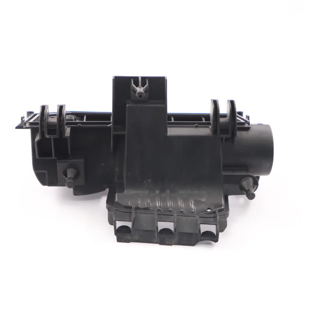 M271 inférieur du boîtier du filtre d'admission d'air pour Mercedes W204 à propos du numéro de pièce A2710901601 Mercedes W204 M271 inférieur du boîtier du filtre d'admission d'air - SKU A2710901601 - Numéro de pièce A2710901601