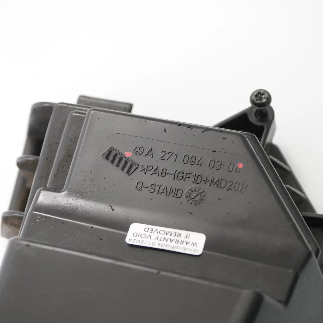 M271 Boîte de filtre à air avec couvercle pour Mercedes W204 à propos du numéro de pièce A2710940304 Mercedes W204 M271 Boîte de filtre à air avec couvercle - SKU A2710940304 - Numéro de pièce A2710940304