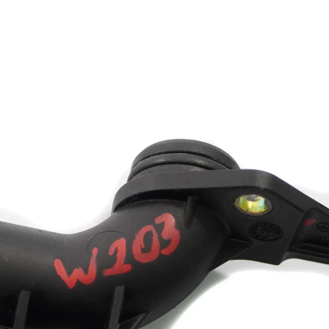 M271 Motore a Benzina Connettore Tubo dell'acqua per Mercedes W203 con numero di parte A2712001352 Mercedes W203 M271 Motore a Benzina Connettore Tubo dell'acqua - SKU A2712001352 - Numero di parte A2712001352