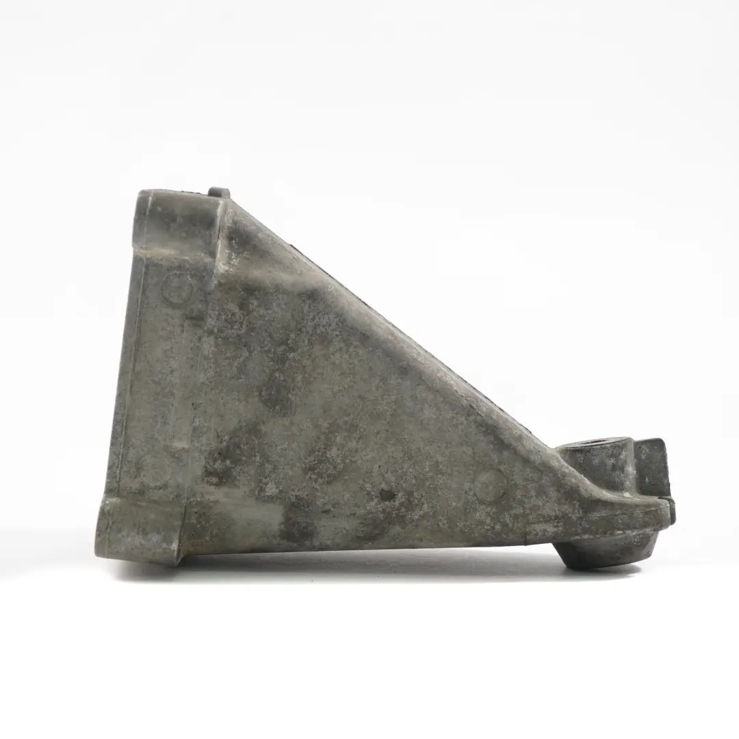 M271 Kompressor Motor Halterung Rechts für Mercedes SLK R171 mit Teilenummer A2712231304 Mercedes SLK R171 M271 Kompressor Motor Halterung Rechts - SKU A2712231304 - Teilenummer A2712231304