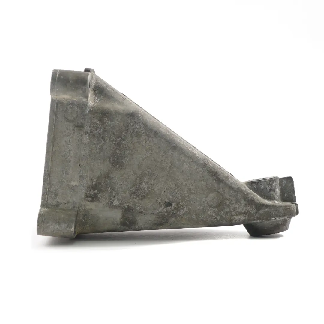 M271 Compressore Motore Supporto Destra per Mercedes SLK R171 con numero di parte A2712231304 Mercedes SLK R171 M271 Compressore Motore Supporto Destra - SKU A2712231304 - Numero di parte A2712231304