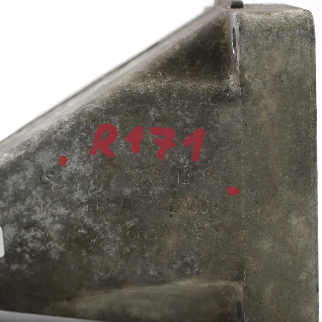 M271 Kompressor Motor Halterung Rechts für Mercedes SLK R171 mit Teilenummer A2712231304 Mercedes SLK R171 M271 Kompressor Motor Halterung Rechts - SKU A2712231304 - Teilenummer A2712231304