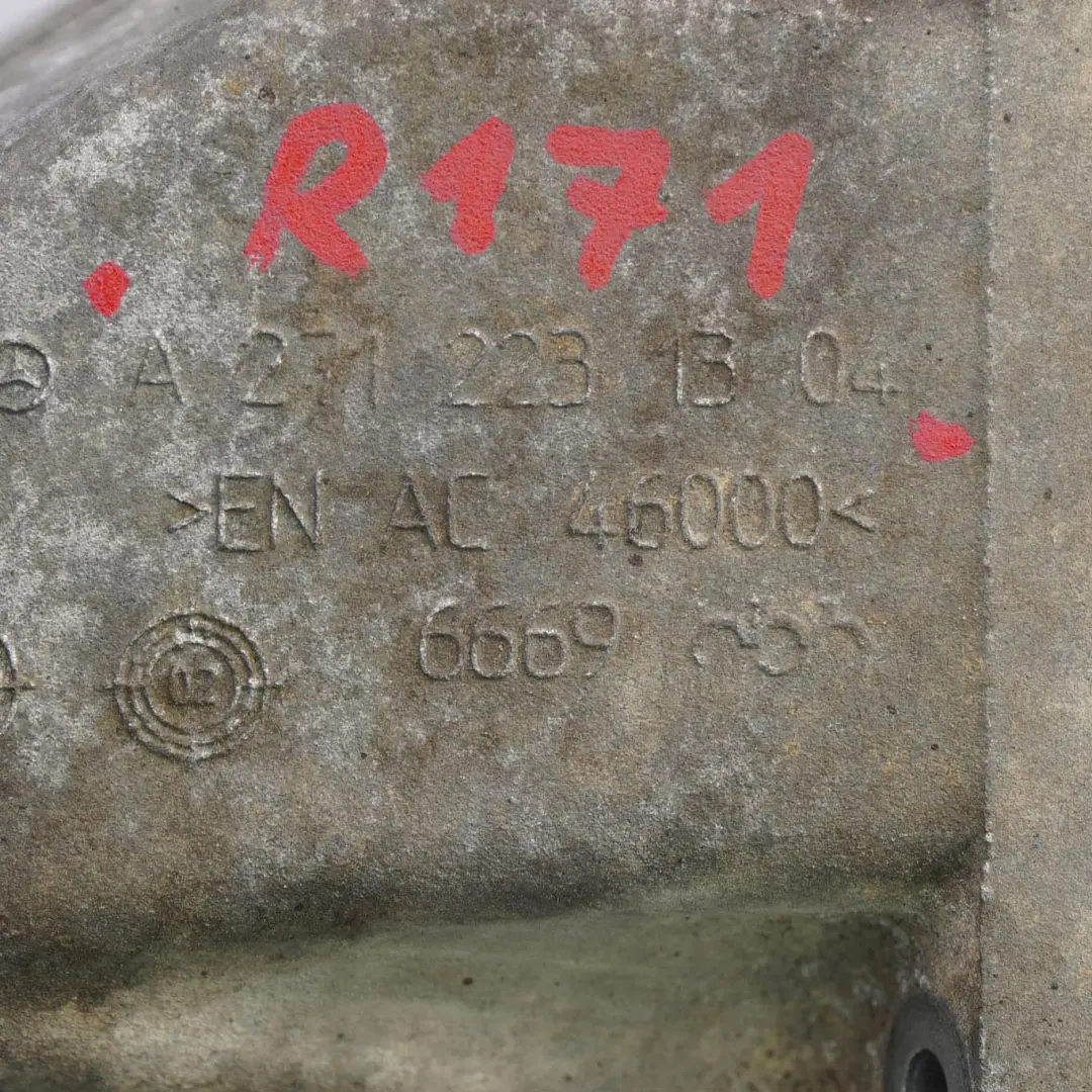 M271 Kompressor Motor Halterung Rechts für Mercedes SLK R171 mit Teilenummer A2712231304 Mercedes SLK R171 M271 Kompressor Motor Halterung Rechts - SKU A2712231304 - Teilenummer A2712231304