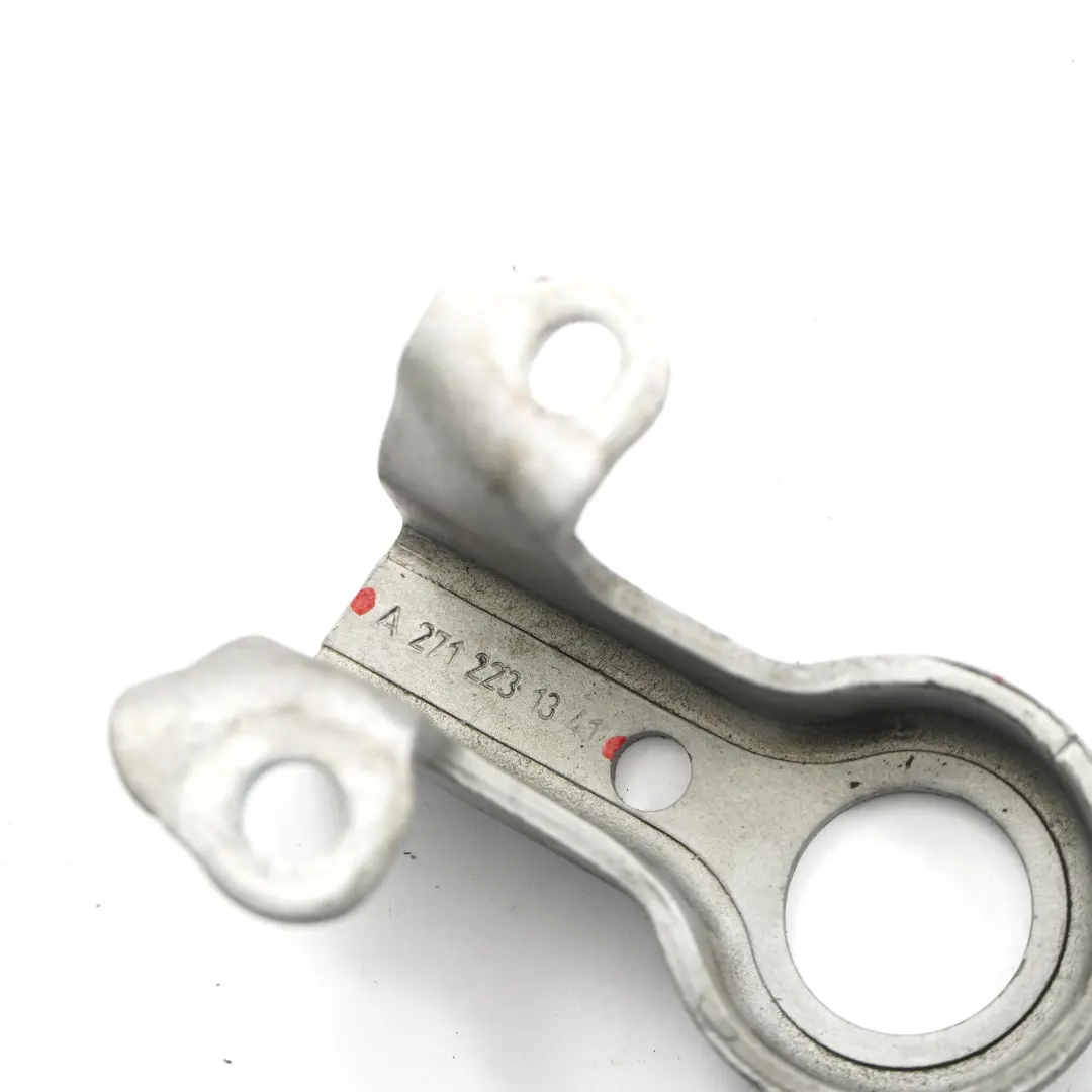 Support de moteur Mercedes W204 Petrol M271 Lug levage avant droit pour à propos du numéro de pièce A2712231341 Support de moteur Mercedes W204 Petrol M271 Lug levage avant droit - SKU A2712231341 - Numéro de pièce A2712231341