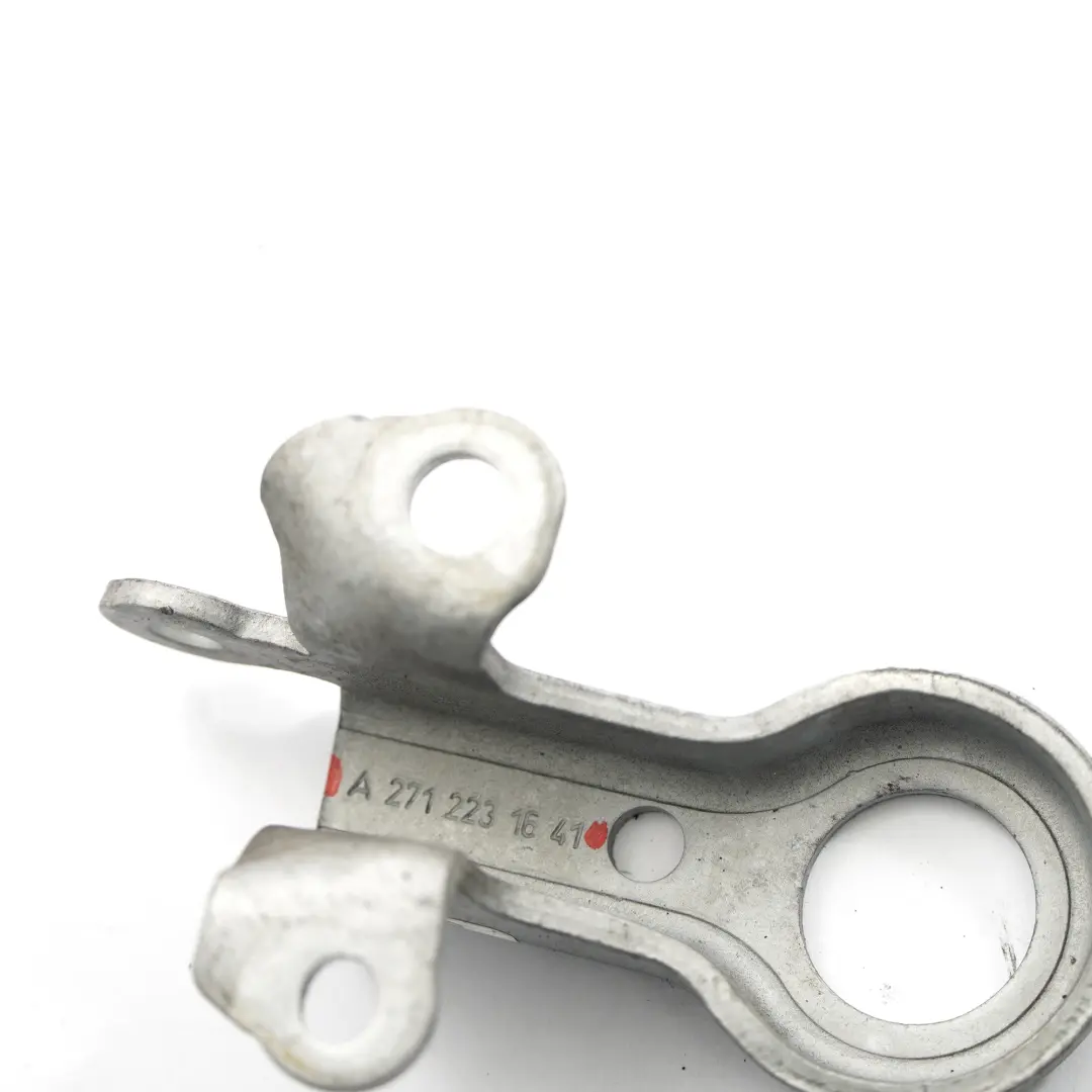 Carrier Mercedes W204 Petrol M271 Front Left Lifting Lug to Engine with Part number A2712231641 Engine Carrier Mercedes W204 Petrol M271 Front Left Lifting Lug - SKU A2712231641 - Part number A2712231641