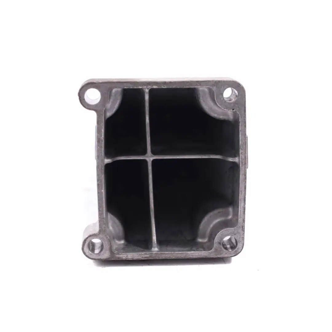 Mercedes W204 M271 Benzina Supporto motore destro Staffa supporto - SKU A2712231804 - Numero di parte A2712231804