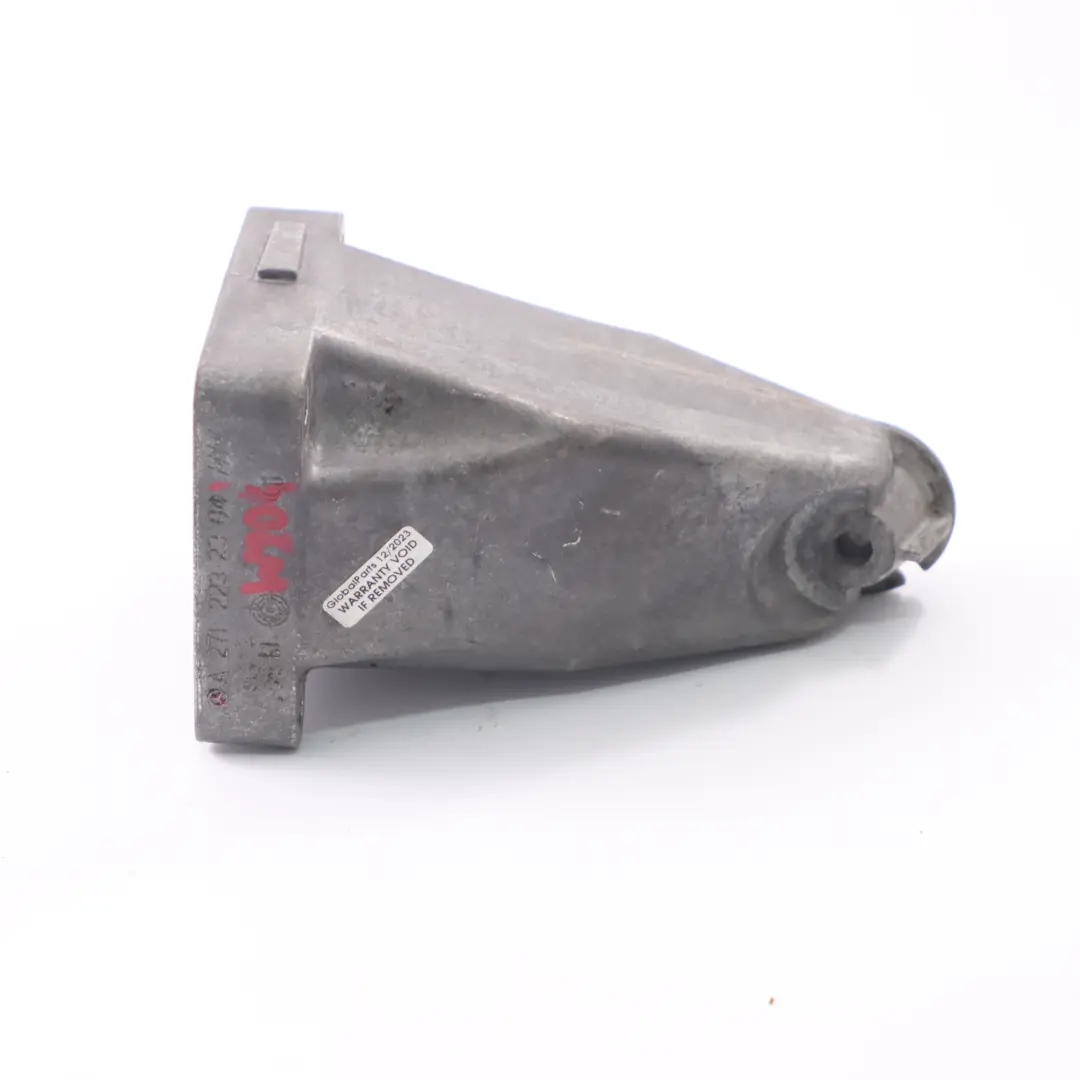 Mount Mercedes W204 M271 Petrol Carrier Right O/S Bracket to Engine with Part number A2712232304 Engine Mount Mercedes W204 M271 Petrol Carrier Right O/S Bracket - SKU A2712232304 - Part number A2712232304