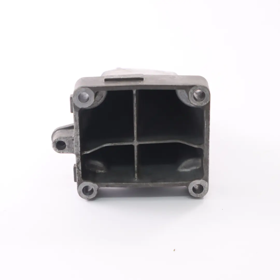 Mount Mercedes W204 M271 Petrol Carrier Right O/S Bracket to Engine with Part number A2712232304 Engine Mount Mercedes W204 M271 Petrol Carrier Right O/S Bracket - SKU A2712232304 - Part number A2712232304