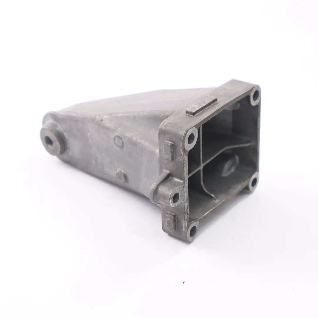 Supporto Motore Mercedes W204 M271 Benzina Destro per con numero di parte A2712232304 Supporto Motore Mercedes W204 M271 Benzina Destro - SKU A2712232304 - Numero di parte A2712232304