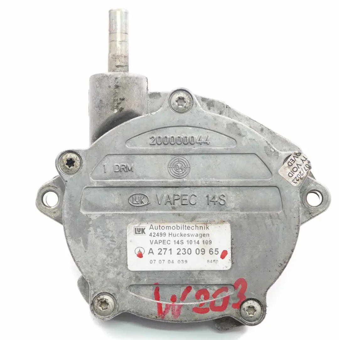 M271 Benzin Unterdruck pumpe für Mercedes W203 W209 mit Teilenummer A2712300965 Mercedes W203 W209 M271 Benzin Unterdruck pumpe - SKU A2712300965 - Teilenummer A2712300965
