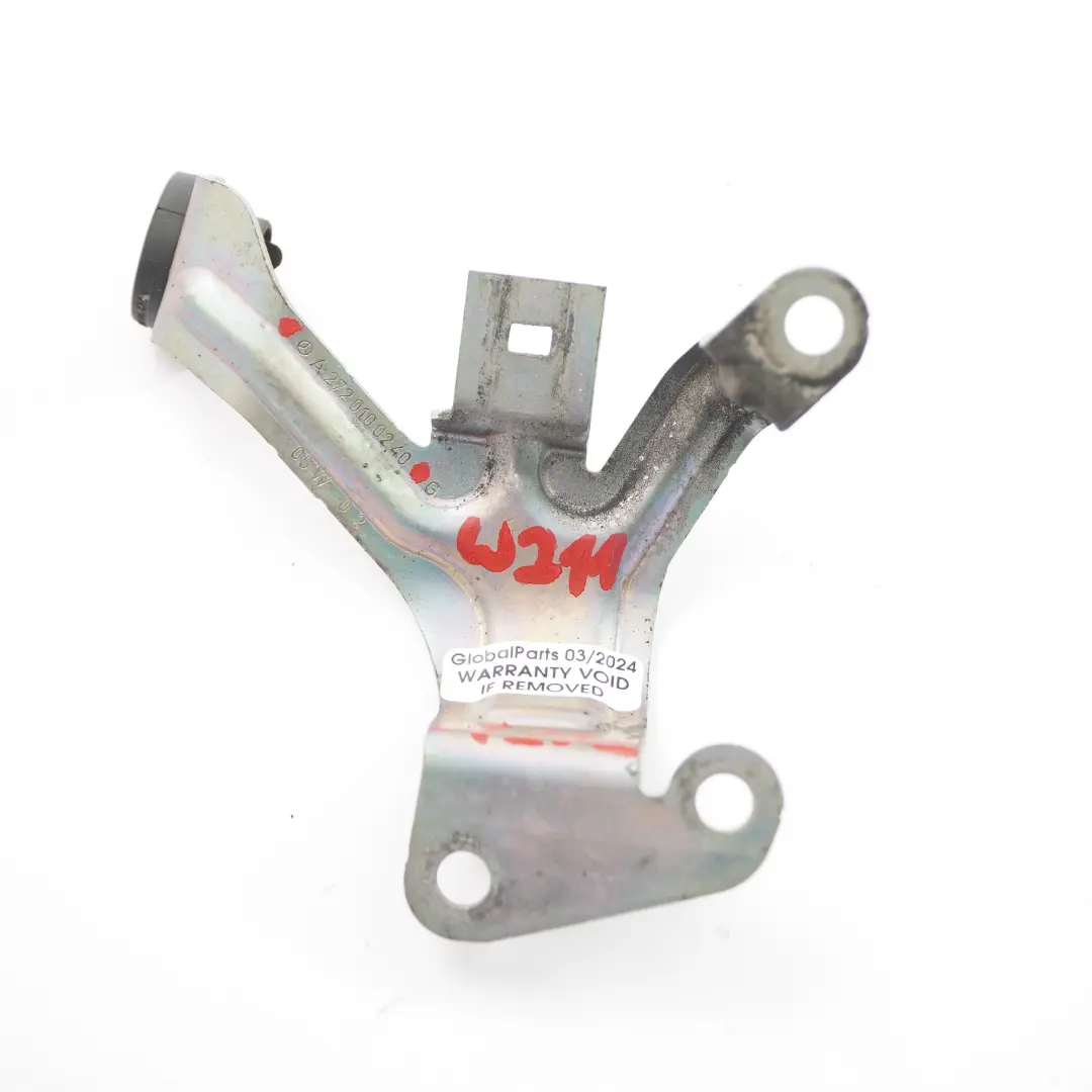 Support Mercedes W211 moteur essence M272 M273 support pompe à air  - SKU A2720100240 - Numéro de pièce A2720100240