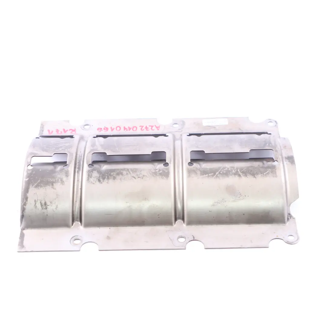 Deflettore olio Mercedes SLK R171 Benzina M272 Piastra deflettore coppa olio per con numero di parte A2720140166 Deflettore olio Mercedes SLK R171 Benzina M272 Piastra deflettore coppa olio - SKU A2720140166 - Numero di parte A2720140166