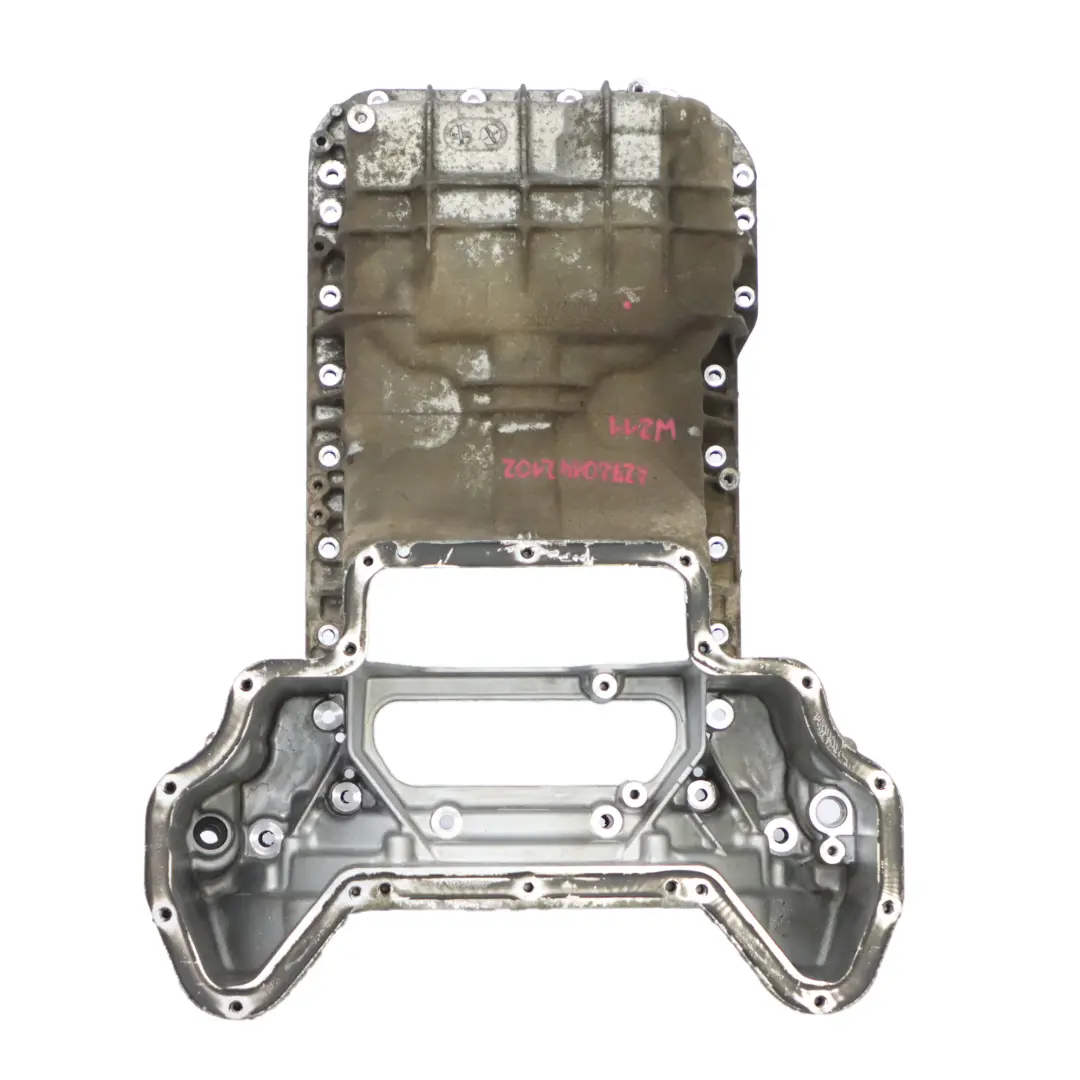 Cárter de aceite Mercedes W211 Motor de gasolina M272 Cárter de aceite superior para con número de pieza A2720142102 Cárter de aceite Mercedes W211 Motor de gasolina M272 Cárter de aceite superior - SKU A2720142102 - Número de pieza A2720142102