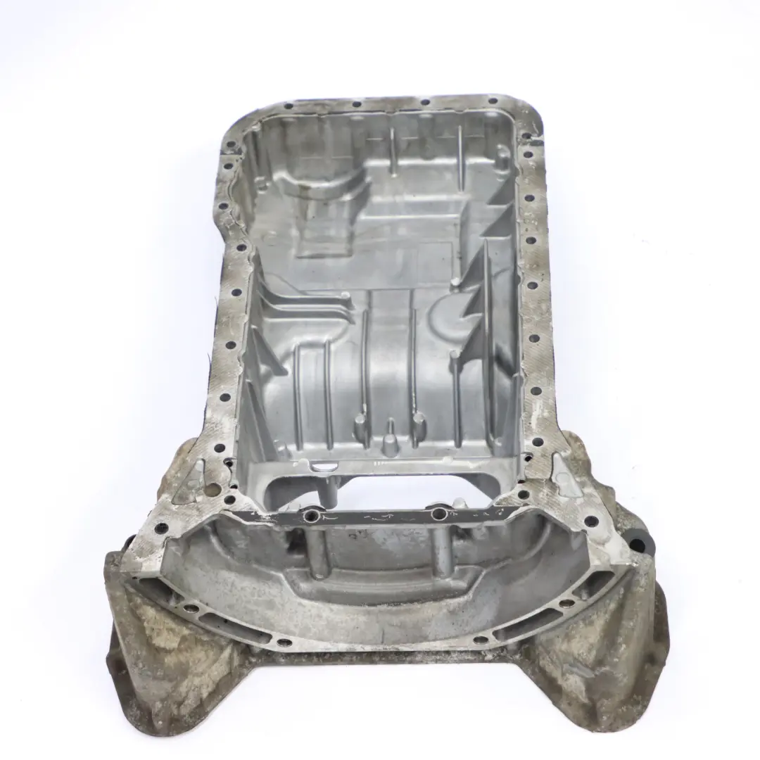 Ölwanne Mercedes W211 Benzinmotor M272 Obere Ölwanne für mit Teilenummer A2720142102 Ölwanne Mercedes W211 Benzinmotor M272 Obere Ölwanne - SKU A2720142102 - Teilenummer A2720142102
