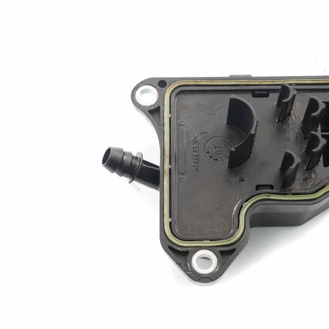 Séparateur d'huile Mercedes W164 W204 W209 W212 M272 Soupape purge pour à propos du numéro de pièce A2720160134 Séparateur d'huile Mercedes W164 W204 W209 W212 M272 Soupape purge - SKU A2720160134 - Numéro de pièce A2720160134