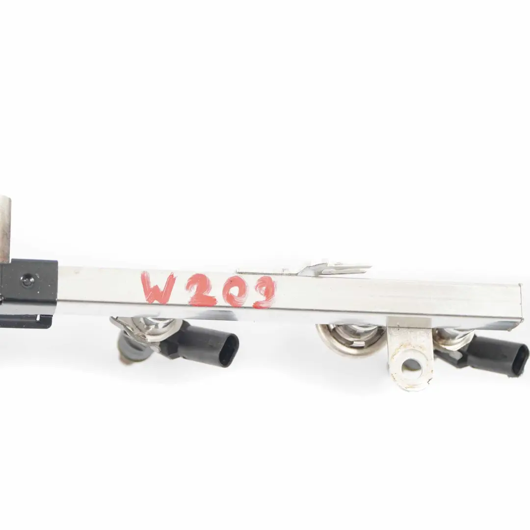 Rail carburant Mercedes W203 W204 M272 Injection Tube Injecteur Buse pour à propos du numéro de pièce A2720700995 Rail carburant Mercedes W203 W204 M272 Injection Tube Injecteur Buse - SKU A2720700995 - Numéro de pièce A2720700995