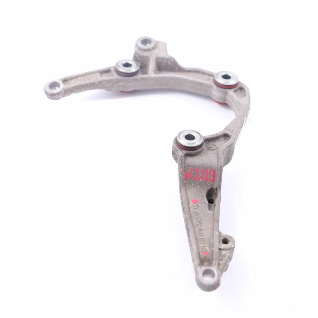 Soporte de montaje de la bomba de aire secundario Mercedes W209 para con número de pieza A2721400040 Soporte de montaje de la bomba de aire secundario Mercedes W209 - SKU A2721400040 - Número de pieza A2721400040